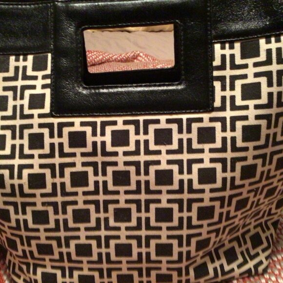 Banana Republic Black & White Hand Bag Patent Leather Handle Handbag Geo Print - Picture 9 of 9